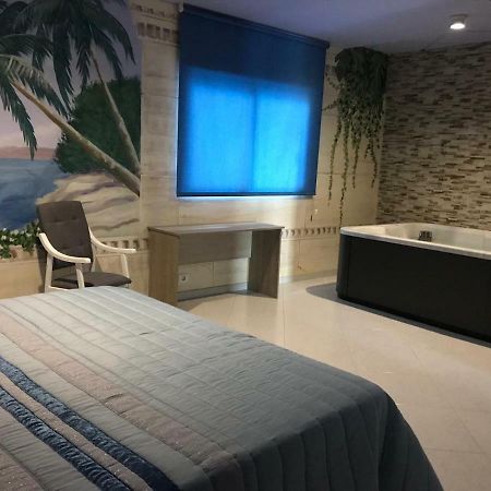 Hospedaje Y Hotel O Camino O Barco de Valdeorras Kültér fotó