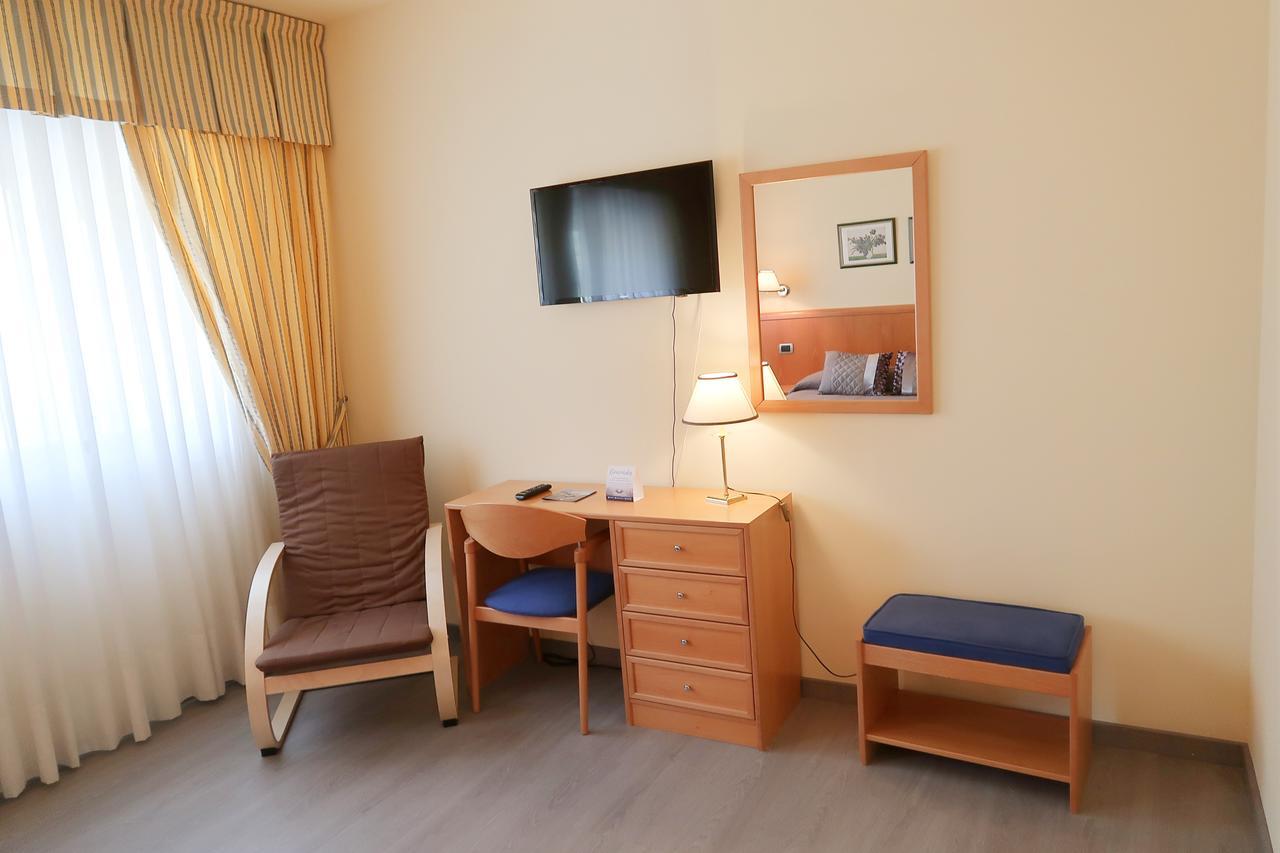 Hospedaje Y Hotel O Camino O Barco de Valdeorras Kültér fotó