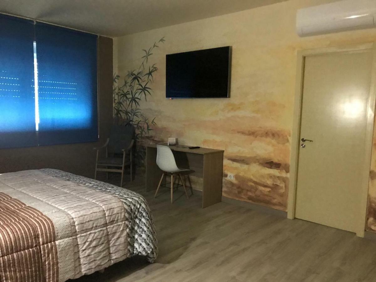 Hospedaje Y Hotel O Camino O Barco de Valdeorras Kültér fotó